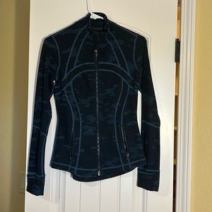 Lululemon define jacket size 4